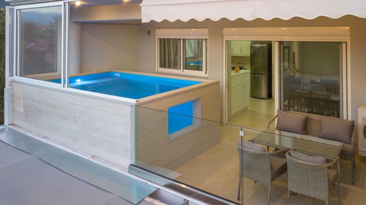 Grand Suites With Private Pools Kalamata Exterior photo