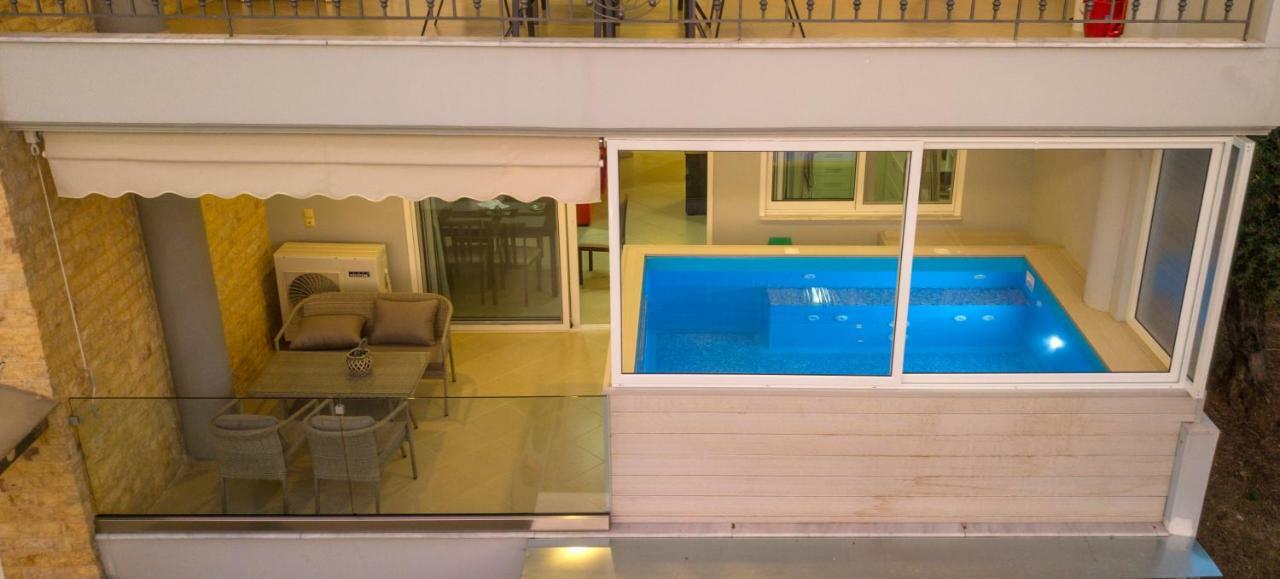 Grand Suites With Private Pools Kalamata Exterior photo